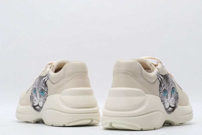 G*u*i* trainer sneaker19