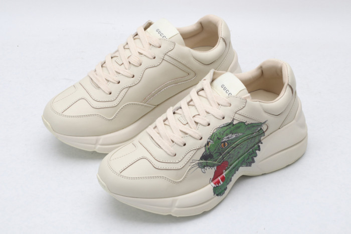 G*u*i* trainer sneaker25