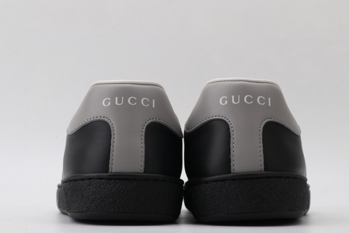 G*u*i* trainer sneaker56
