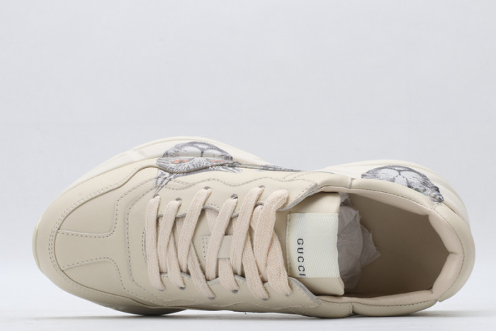 G*u*i* trainer sneaker20