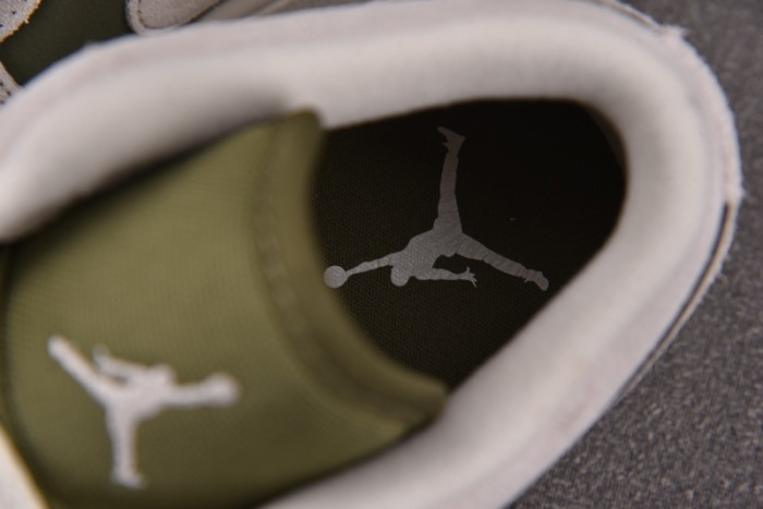 Air Jordan 1 Low SE Medium Olive Sail- HV4089-201