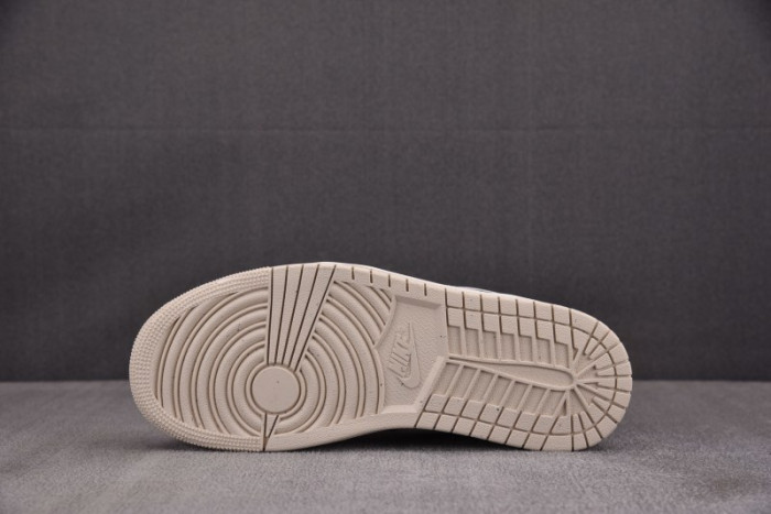 Air Jordan 1 Low SE Medium Olive Sail- HV4089-201