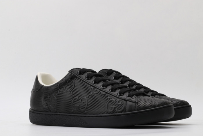 G*u*i* trainer sneaker71