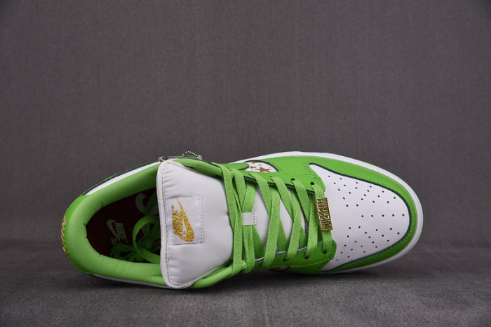 SUPREME X NIKE SB DUNK LOW DH3228-101