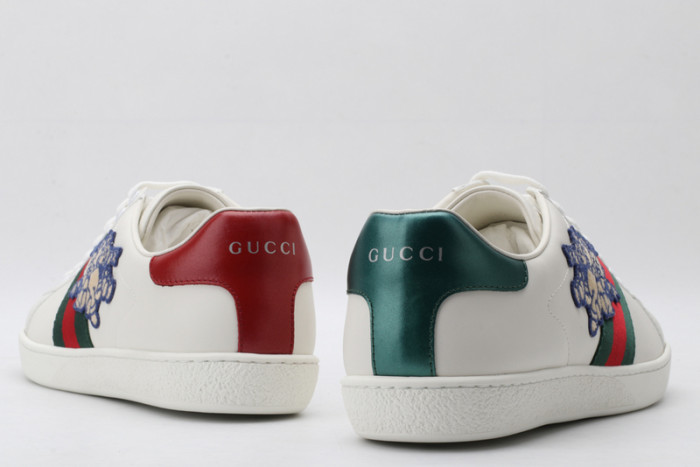 G*u*i* trainer sneaker53