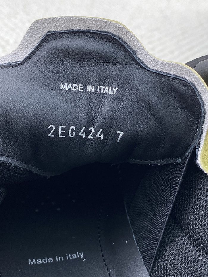 Prada 018