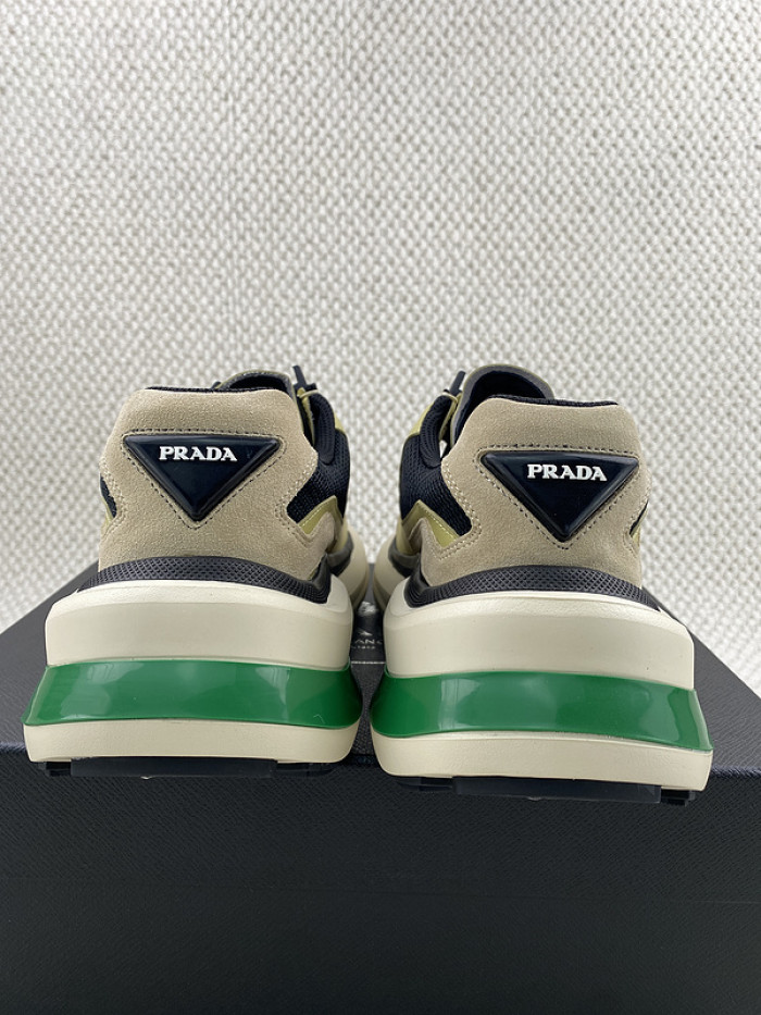 Prada 018