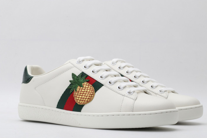 G*u*i* trainer sneaker55