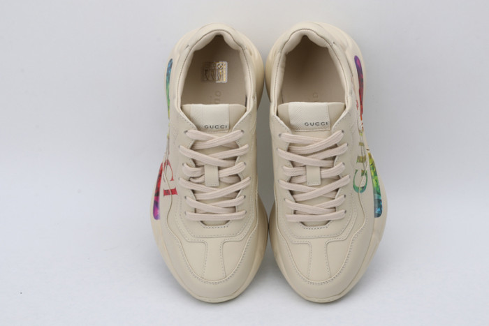 G*u*i* trainer sneaker3