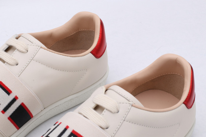 G*u*i* trainer sneaker47