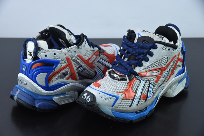 SNEAKER RUNNER 16