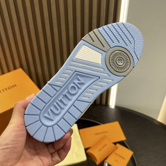 LV snekaers 236