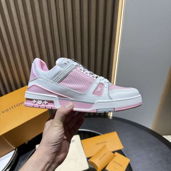 LV snekaers 235