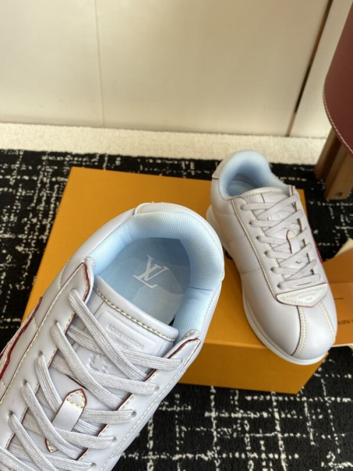 LV snekaers 221
