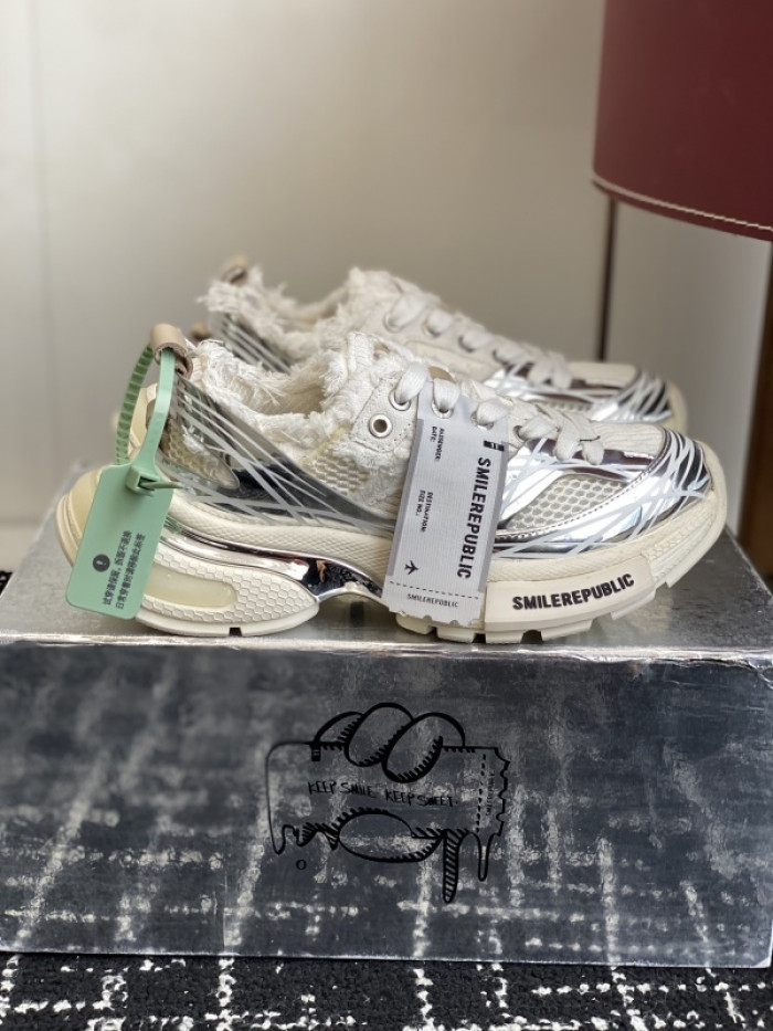 SMILEREPUBLIC-02