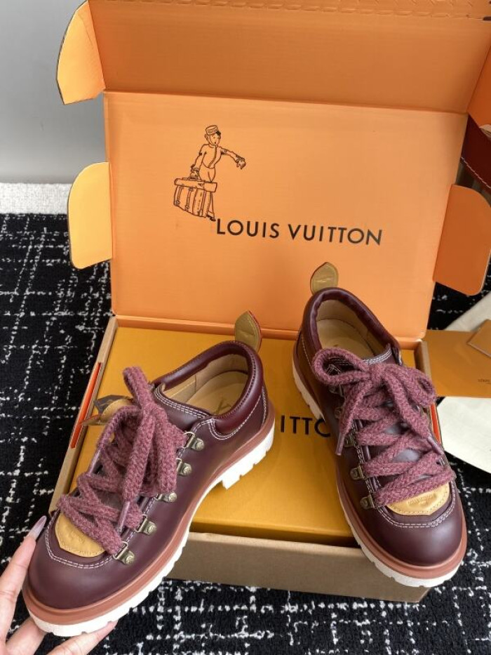 LV snekaers 227