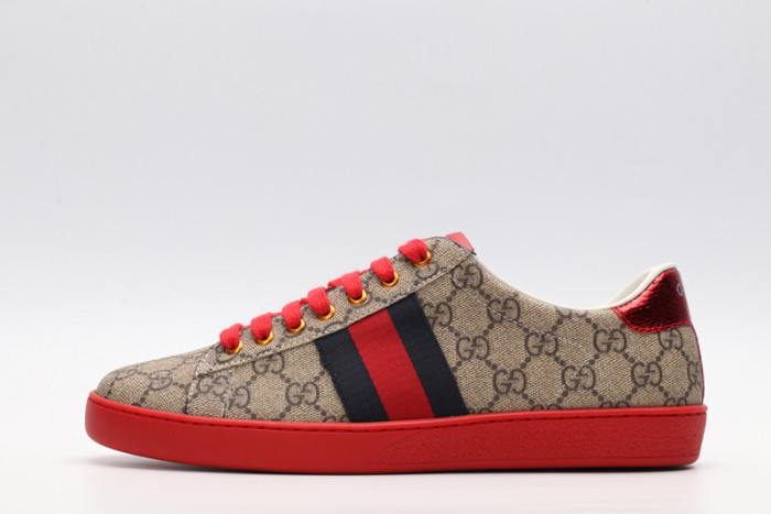 G*u*i* trainer sneaker76