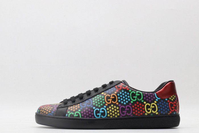 G*u*i* trainer sneaker49