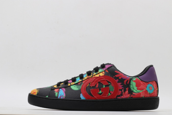 G*u*i* trainer sneaker66