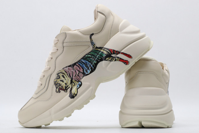 G*u*i* trainer sneaker30
