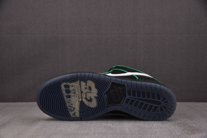 NK SB Dunk Low Bronx Girls Skate-HV1664-001