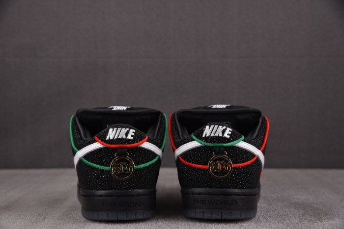 NK SB Dunk Low Bronx Girls Skate-HV1664-001